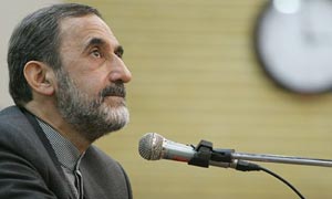 امت اسلامی یکی از قطب های مهم در جهان خواهد شد 